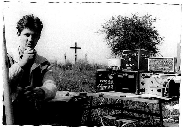 Wolfgang mit Eigenbau UKW SSB Transceiver ca.1965